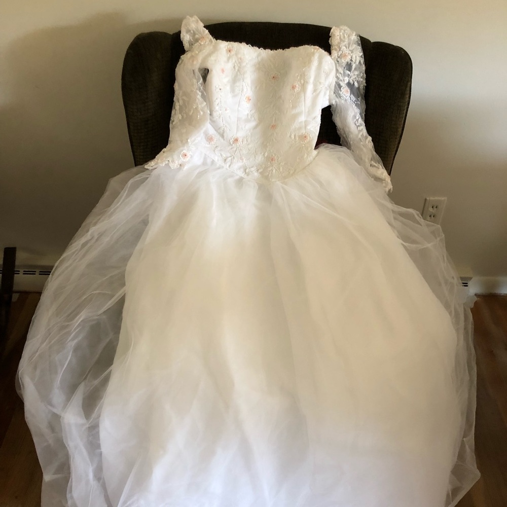 Beautiful Sweetheart Gowns Wedding Dress Size 10